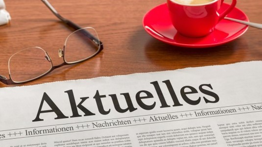 Zeitung auf Schreibtisch - Aktuelles Aktuelles - News
